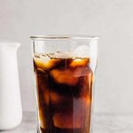 <b>나른</b>한 오후 아이스커피 한 잔