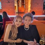 미국에서 <b>윤여정</b> 선생님과 블랙핑크 로제 투샷