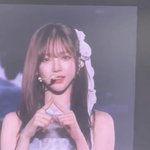 카리나 중단발이랑 양<b>갈래</b>도 잘어울린다