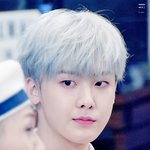 <b>세라</b>복에 파란머리.. 미소년 그 잡채