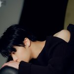 <b>빈이</b> 어깨트임 니트 미쳤다고.. ㄹㅇ