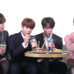 <b>파란</b> 음료의 맛이 궁금해지는.. ㅋㅋㅋㅋ