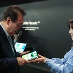 “디스플레이 산업 새 <b>도약</b> 열어… 기업이 투자하게끔 과감히 지원”