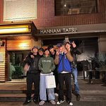 <b>방탄소년단</b> 뷔, 스치면 품절.."셀린느 메가스타"