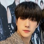 솔직히 <b>윤종우</b> 헤녀자석상임