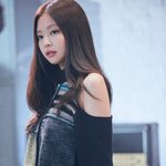 블랙핑크 <b>첫</b> 모바일 게임 화보