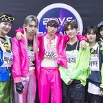 스위치팀 개귀엽다ㅋㅋㅋㅋ 노래도 듣다보니 제일 좋음