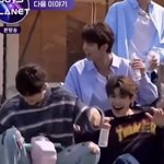 아니 김태래 <b>예고</b>에서 누구한테 옷 뜯기고 있는거임
