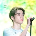 어떻게 <b>입덕</b>을 안 함?