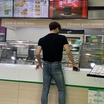 과거 서브웨이 <b>뒷태</b> 남친짤로 소소하게 유명했던 피크타임 출연돌