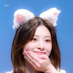 훈훈한 <b>봄</b> 날씨 같은 <b>여자</b> 아이돌 얼굴