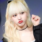 <b>리즈</b>는 왜 금발을 안 하는거야?
