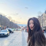 [엔터톡] 정<b>채연</b>, 프랑스를 밝히는 청순함