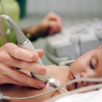 그들에게 힘과 사랑을 줄 수 있도록 진실한 마음으로 기도합시다.