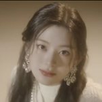 혹시 이런 색 립이나 블러셔 아는 사람...