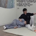 지민이 어제 <b>핑계</b>고 귀엽다