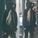 코첼라 공연을 앞두고 <b>스시</b> 바에서 나온 로제 포착