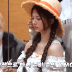 와 근데 <b>설윤</b> 진짜 인형같다