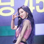 얼굴에 광나는 <b>여자</b> <b>아이</b><b>돌들</b>
