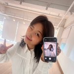라필 <b>샤나</b> 요즘 유행하는 셀카찍었네