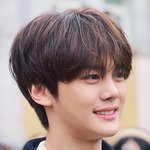 <b>규빈이</b> 와꾸에 피지컬에 아이돌 아니면