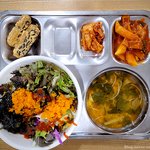 [점심뭐먹지] 도서관 <b>사서</b>가 먹은 4월의 구내식당