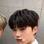 거<b>누크</b> 얘 이런 스타일링이 더 나은거같노