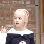 하 이거 <b>릴리</b> 옷 정보 아는 사람