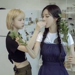 [이것좀봐줘] 에스파 <b>마</b>이월드가 타이틀곡이야 ??