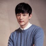 조진웅 <b>애착</b>인형