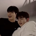 아 <b>센터즈</b> 개귀엽다