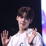 이정현 데뷔<b>기원</b> 정권찌르기