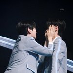 이 새벽에 눈물날것같음 하