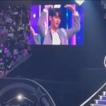 김태래 소감때 이정현이 갑자기 <b>하트</b>해서