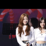 [댓글부탁해] <b>아린</b> 다리 긴편임?