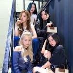 있지 <b>류진</b>빼고 다 염색했네