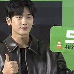 김수현이랑 박형식 왜래 <b>비슷</b>해보이지