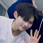 한<b>빈아</b> 무슨 이런 목걸이를 했어요