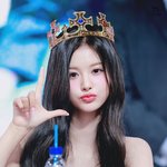 <b>설윤</b>이의 L.O.V.E를 받아라
