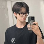 <b>주접</b> 없이는 표현이 안 되는 얼굴이라고ㅠ