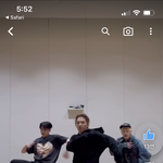 생각인데 태양이 세븐틴 사이에 껴서 칼<b>군무</b>하는 거 너무 웃김….