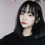 이 사람 누구야? 개이쁜데..