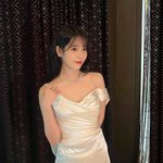 아이유, 백상<b>예술</b>대상 비하인드컷 공개...여신미모에 이종석 반하겠네
