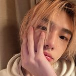 <b>현진</b>이 너무 예쁘다