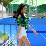 <b>지수</b> 다리 너무 예쁨