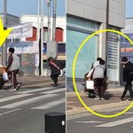 폐지수레 끄는 할머니 자발적으로 <b>도운</b> 10대들…학교 측 "포상...