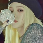 [뷰티] 카리나 백금발 비주얼 개쩌네 <b>여신님</b>