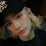 <b>현진</b> 볼캡 모자 + 장발 스타일 사진