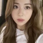 <b>허윤진</b> 브이로그 보는데 ㅈㄴ개이쁘네