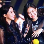 [댓글부탁해] 제니 옆에 있는거 <b>윤아</b>임?